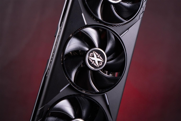 炫酷来袭 耕升 GeForce RTX  5070 Ti 炫光·超 OC带来超高性能