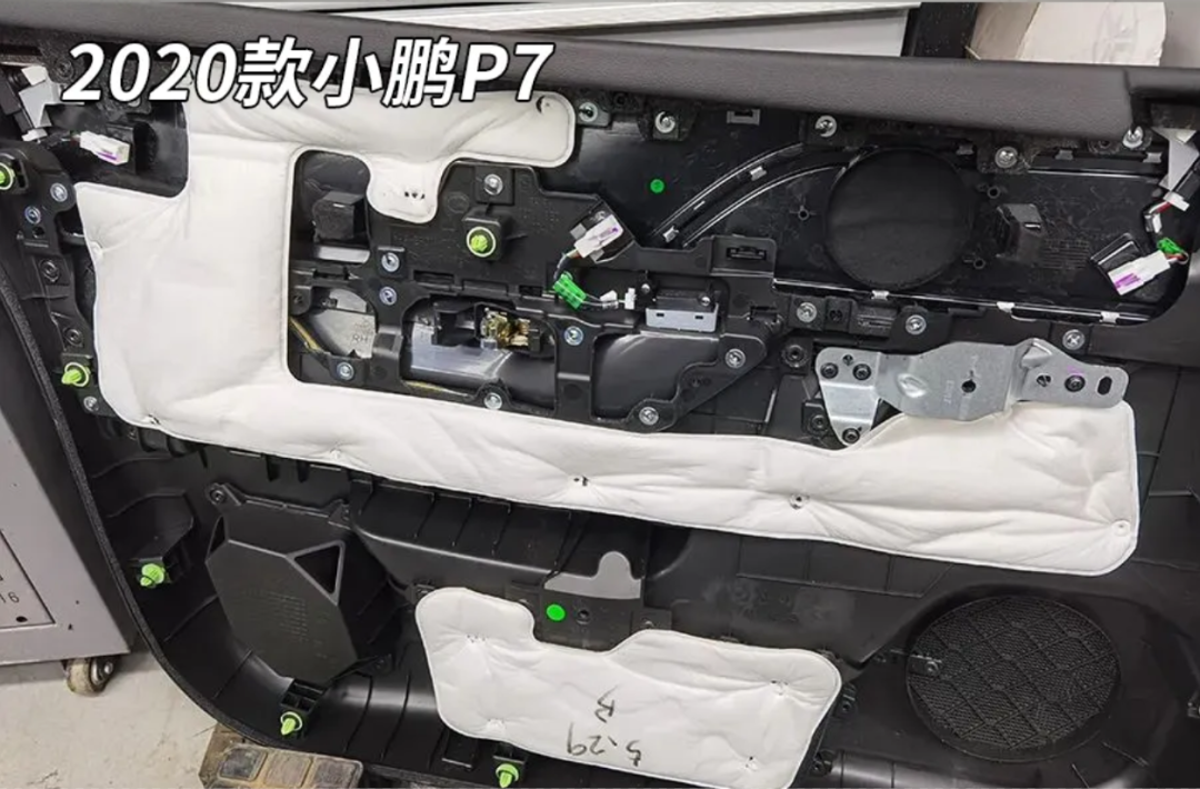 小鹏P7+拆车：这么大的车，起售价只有18万，难怪吸引人